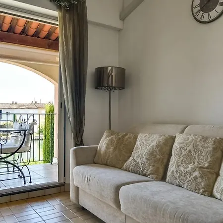 Apartmán With Balcony Overlooking The Port